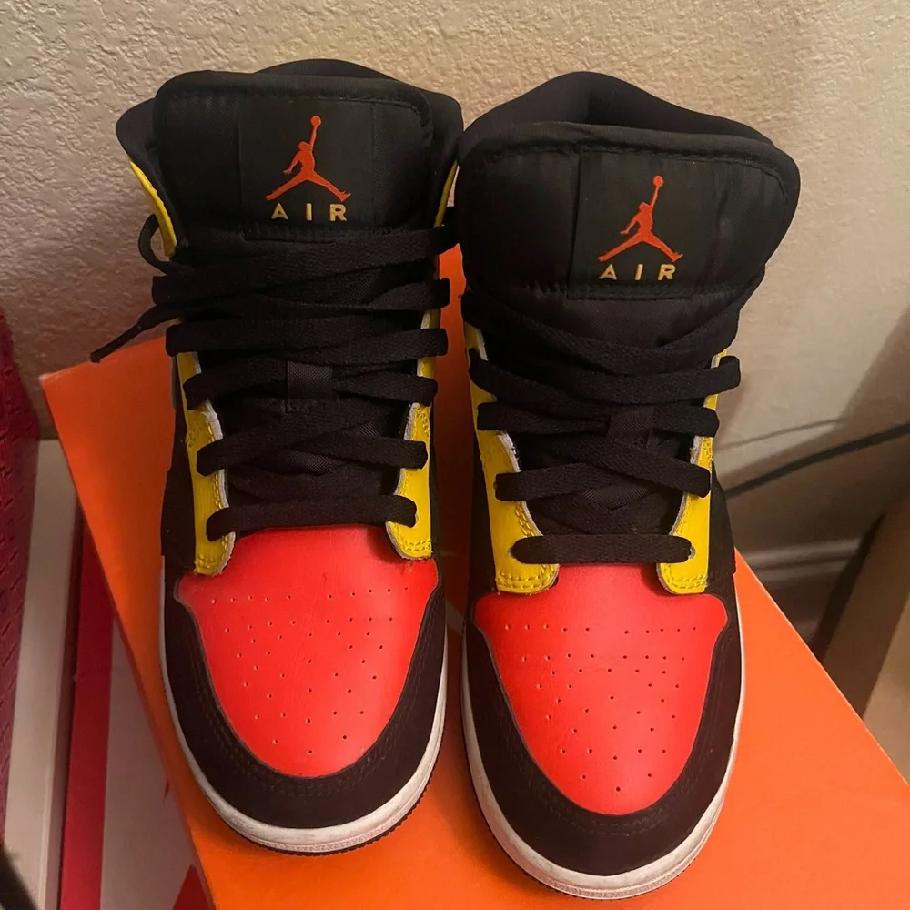 Jordan 1s - Picture 5 of 6